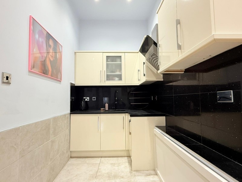 Images for Warwick Road, London, SW5 EAID:1234 BID:1234